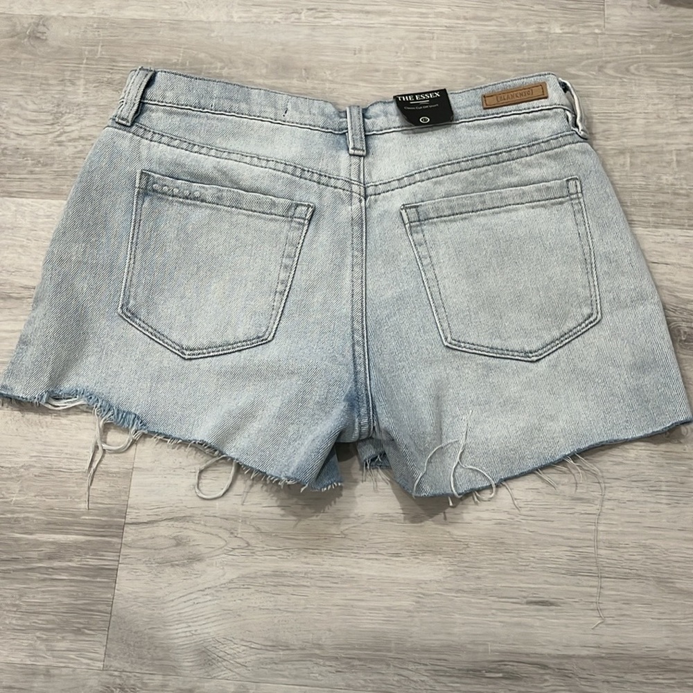 BLANK NYC The Essex Classic Cut Off Denim Jean Shorts - Women’s Size 27 - NWT - Picture 2 of 5